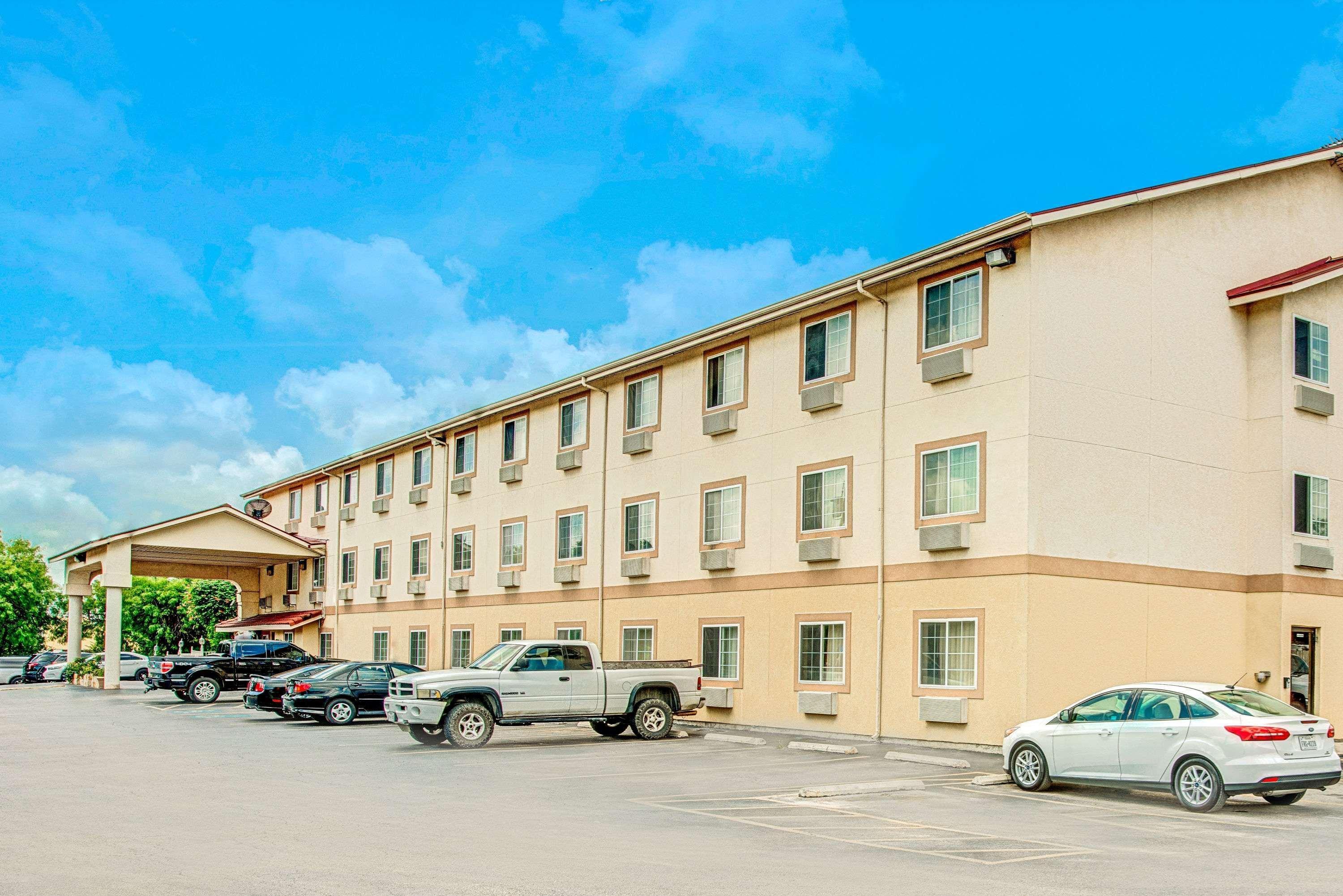 Готель Super 8 By Wyndham San Antonio/Fiesta Екстер'єр фото